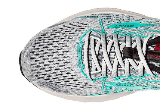 Soft, secure fit. The new Engineered Air Mesh upper hugs the foot for a secure fit while also improving breathability.