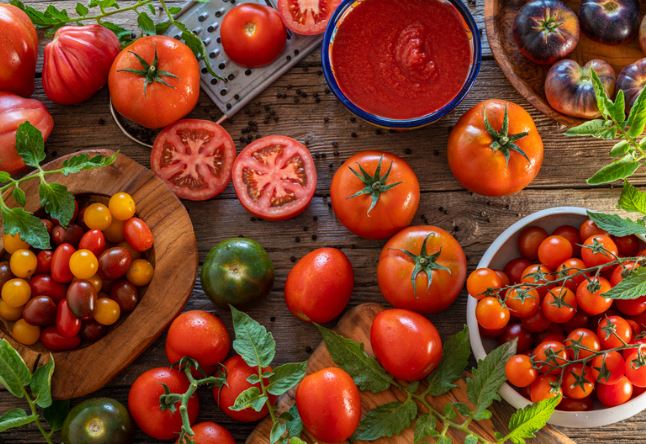 eat more tomatoes for better protate health. Tips from Health Coach Xavier Smith