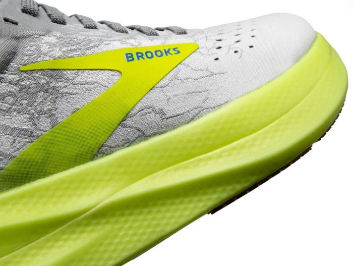 The Brooks Hyperion Elite 2 unisex running shoe is lightweight picture for MrXLsmith.com